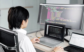 梅州 api php源码,下载的php源码怎么运行呢？